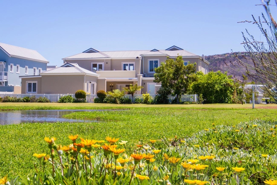 To Let 4 Bedroom Property for Rent in Thesen Islands Western Cape